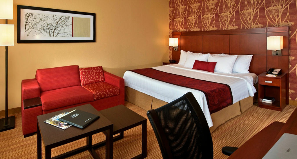 Courtyard By Marriott Fayetteville Room photo